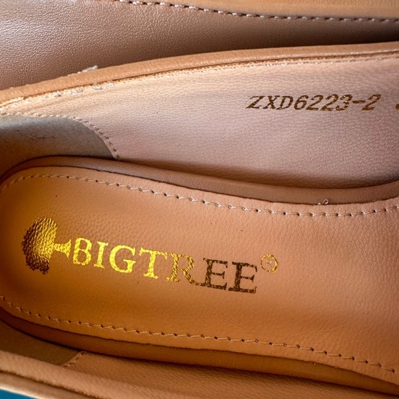 Big tree Black and Tan Heels with Pearl Embellishment size 36 - Picture 4 of 8